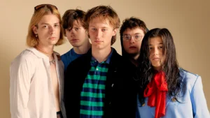 DISQ, five band members, photo by Jacob Boll